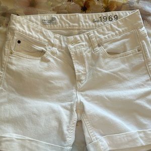 Gap 1969 white cuffed shorts
